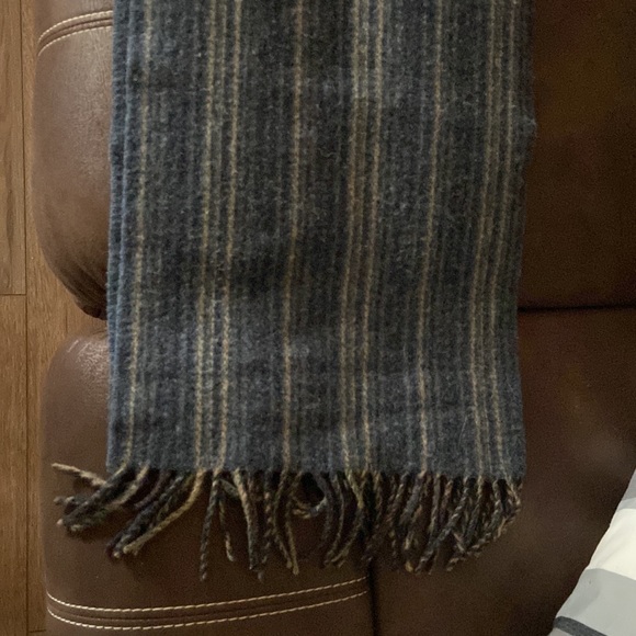 100% lambs wool scarf with fringe - Picture 3 of 4